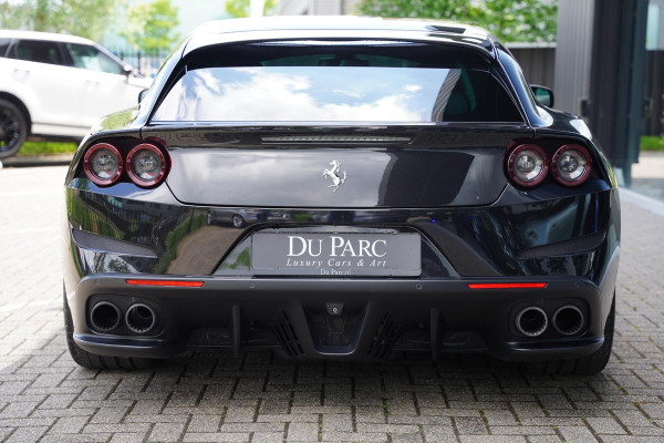 Ferrari GTC4 Lusso T 3.9 V8 / Atelier Car / Passenger Display