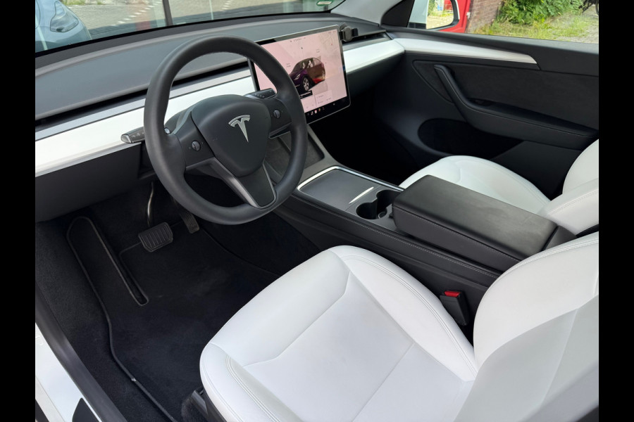 Tesla Model Y RWD 58 kWh - Navi - Leder - Panoramadak - Org.NL