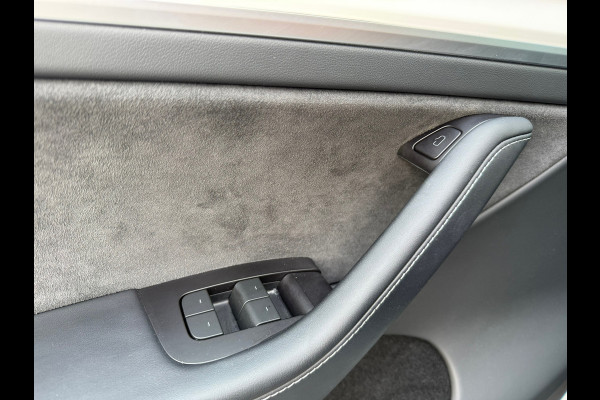 Tesla Model Y RWD 58 kWh - Navi - Leder - Panoramadak - Org.NL