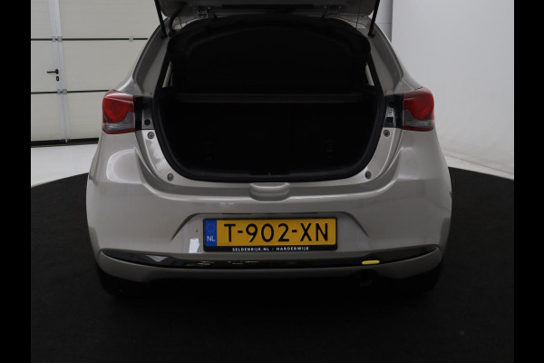 Mazda 2 1.5 SkyActiv-G 90 Centre-Line | Automaat | Carplay | Full LED | Cruise control | Airco | Bluetooth | Keyless start | DAB | 52.100km NAP | Origineel NL