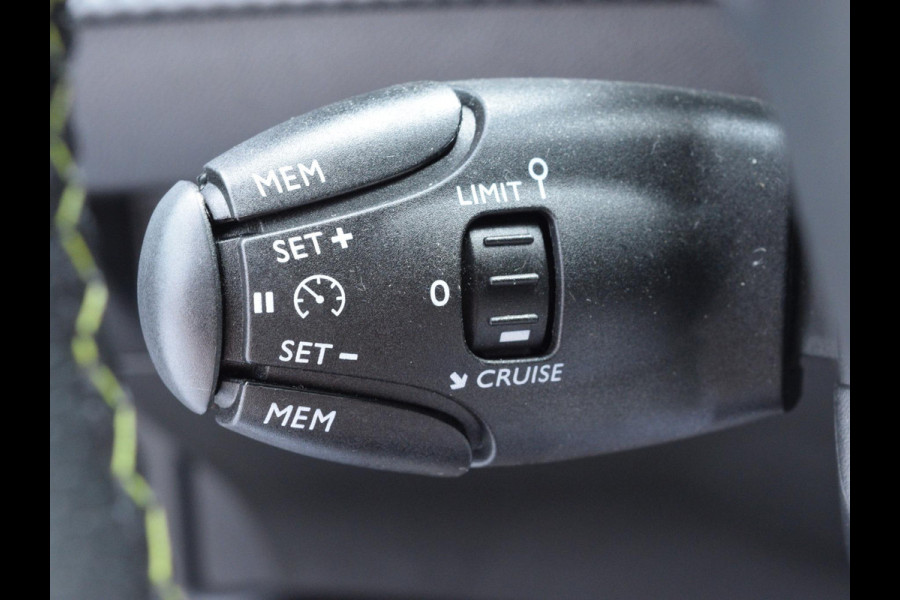 Peugeot 2008 1.2 PureTech GT-Line 130 PK | PANORAMISCH SCHUIF-KANTELDAK | CRUISE CONTROL | CLIMATE CONTROL | NAVI | CARPLAY |