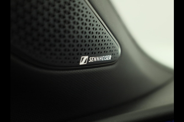 CUPRA Raval Performance First Edition 56 kWh 211PK| Sennheiser | Matrix Koplampen | Navigatie | 19 Inch LM | Smartlight Sfeerverlichting | Adaptieve Cruise Control |