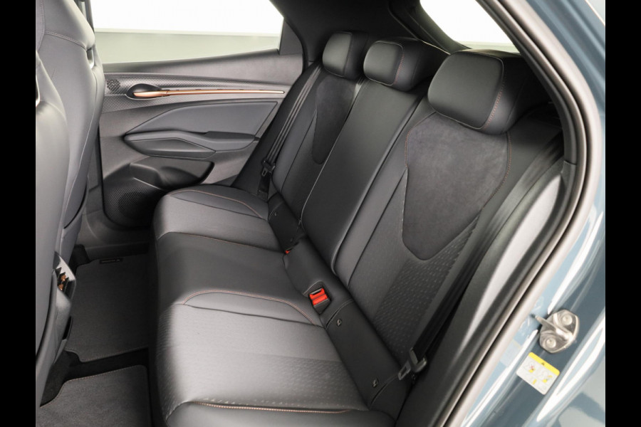 CUPRA Raval Performance First Edition 56 kWh 211PK| Sennheiser | Matrix Koplampen | Navigatie | 19 Inch LM | Smartlight Sfeerverlichting | Adaptieve Cruise Control |