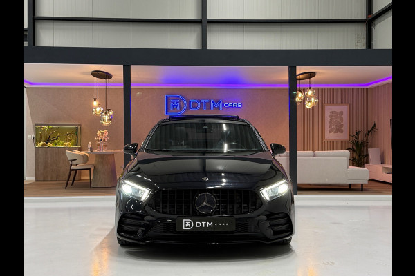 Mercedes-Benz A-Klasse 250 224pk Sedan AMG-Pakket Aut. | Panoramadak Sfeerverlichting | MBUX | LED