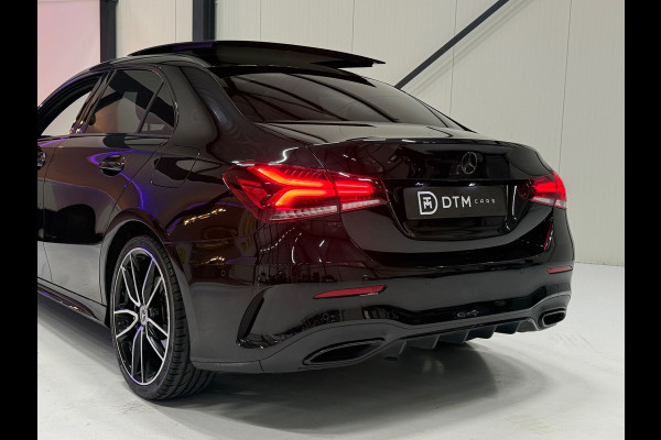 Mercedes-Benz A-Klasse 250 224pk Sedan AMG-Pakket Aut. | Panoramadak Sfeerverlichting | MBUX | LED
