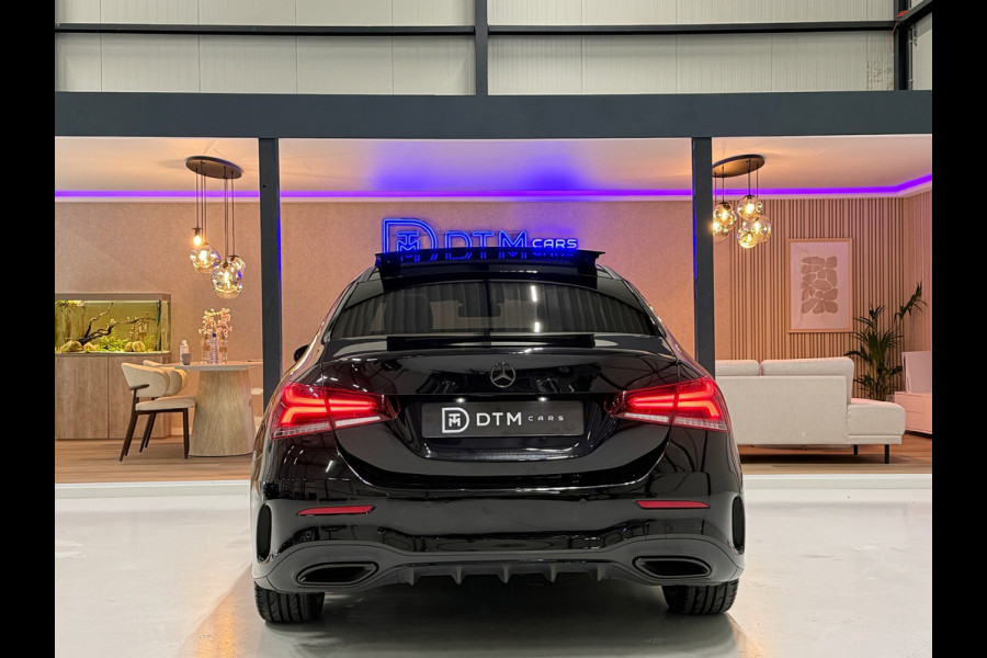 Mercedes-Benz A-Klasse 250 224pk Sedan AMG-Pakket Aut. | Panoramadak Sfeerverlichting | MBUX | LED