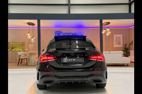 Mercedes-Benz A-Klasse 250 224pk Sedan AMG-Pakket Aut. | Panoramadak Sfeerverlichting | MBUX | LED