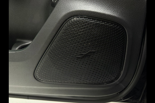 Mercedes-Benz A-Klasse 250 224pk Sedan AMG-Pakket Aut. | Panoramadak Sfeerverlichting | MBUX | LED