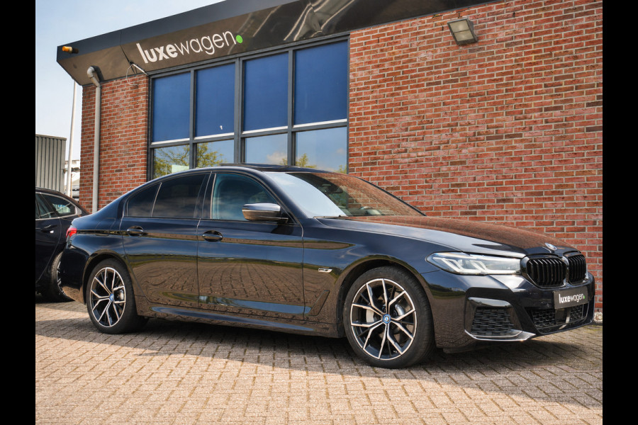 BMW 5 Serie 530e M-Sport Pano Trekh ACC HUD 360 19inch Laser El-Klep