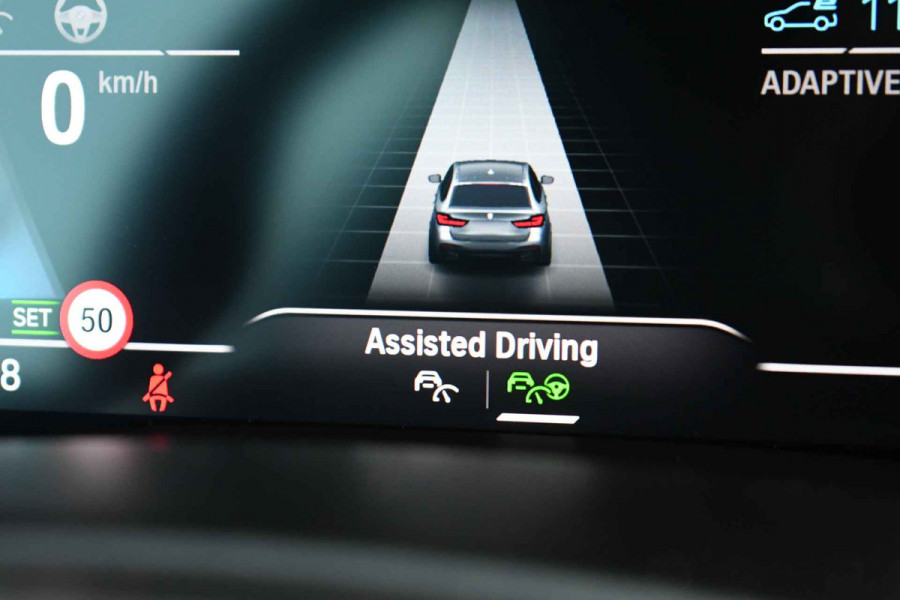 BMW 5 Serie 530e M-Sport Pano Trekh ACC HUD 360 19inch Laser El-Klep