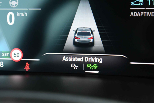 BMW 5 Serie 530e M-Sport Pano Trekh ACC HUD 360 19inch Laser El-Klep