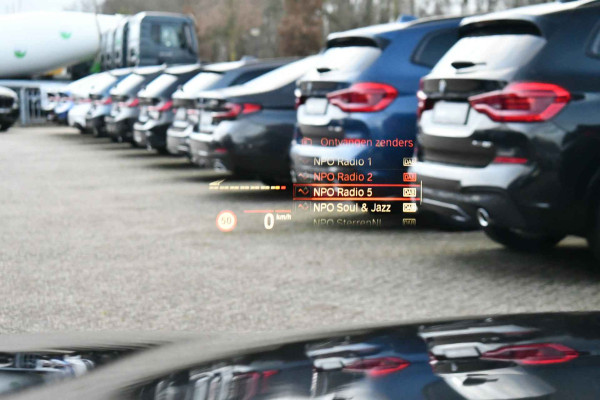 BMW 5 Serie 530e M-Sport Pano Trekh ACC HUD 360 19inch Laser El-Klep