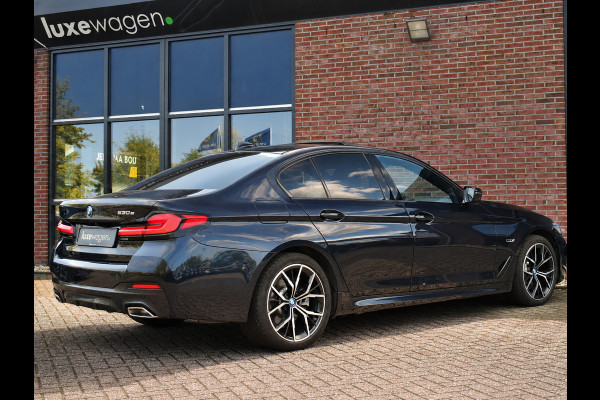 BMW 5 Serie 530e M-Sport Pano Trekh ACC HUD 360 19inch Laser El-Klep