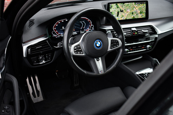 BMW 5 Serie 530e M-Sport Pano Trekh ACC HUD 360 19inch Laser El-Klep