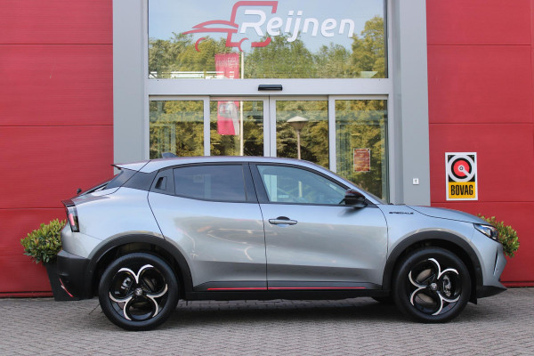 Alfa Romeo junior 1.2 Turbo 145PK Hybrid IBRIDA SPECIALE | TECHNO PACK: LEX MATRIX KOPLAMPEN/AUTOMATISCH DIMMENDE BINNENSPIEGEL/DRAADLOZE TELEFOONLADER/DODEHOEK DETECTIE/ELEKTRISCH BEDIENBARE ACHTERKLEP/KEYLESS ENTRY EN START/ADAPTIVE CRUISE CONTROL/ACHTERUITRIJ CAMERA | VOORRUIT VERWARMING | ELEKTRISCH BEDIENBARE BESTUURDERSSTOEL MET MASSAGE FUNCTIE | PARKEERSENSOREN VOOR + ACHTER | STOEL VERWARMING | CLIMATE CONTROL | DRAADLOZE APPLE CARPLAY/ANDROID AUTO | NAVIGATIE | 18" LICHTMETALEN VELGEN |