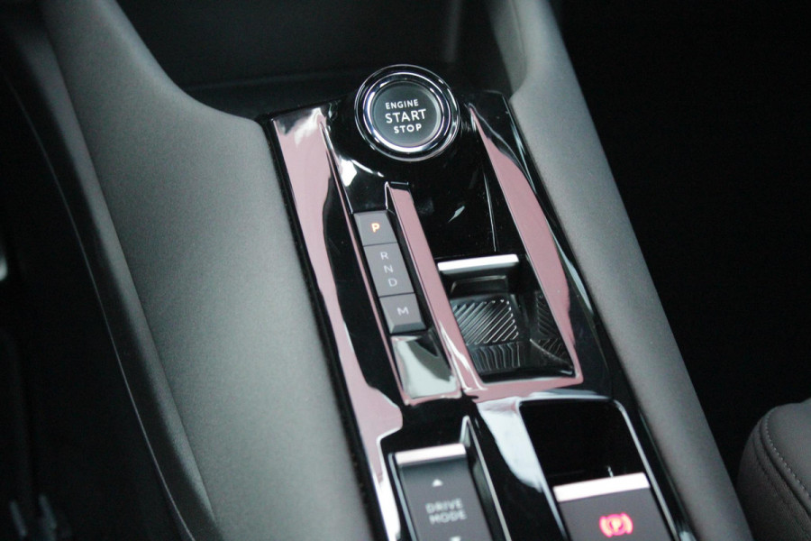 Alfa Romeo junior 1.2 Turbo 145PK Hybrid IBRIDA SPECIALE | TECHNO PACK: LEX MATRIX KOPLAMPEN/AUTOMATISCH DIMMENDE BINNENSPIEGEL/DRAADLOZE TELEFOONLADER/DODEHOEK DETECTIE/ELEKTRISCH BEDIENBARE ACHTERKLEP/KEYLESS ENTRY EN START/ADAPTIVE CRUISE CONTROL/ACHTERUITRIJ CAMERA | VOORRUIT VERWARMING | ELEKTRISCH BEDIENBARE BESTUURDERSSTOEL MET MASSAGE FUNCTIE | PARKEERSENSOREN VOOR + ACHTER | STOEL VERWARMING | CLIMATE CONTROL | DRAADLOZE APPLE CARPLAY/ANDROID AUTO | NAVIGATIE | 18" LICHTMETALEN VELGEN |