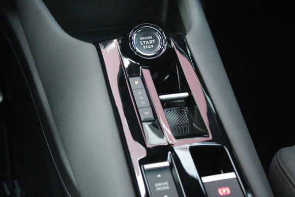 Alfa Romeo junior 1.2 Turbo 145PK Hybrid IBRIDA SPECIALE | TECHNO PACK: LEX MATRIX KOPLAMPEN/AUTOMATISCH DIMMENDE BINNENSPIEGEL/DRAADLOZE TELEFOONLADER/DODEHOEK DETECTIE/ELEKTRISCH BEDIENBARE ACHTERKLEP/KEYLESS ENTRY EN START/ADAPTIVE CRUISE CONTROL/ACHTERUITRIJ CAMERA | VOORRUIT VERWARMING | ELEKTRISCH BEDIENBARE BESTUURDERSSTOEL MET MASSAGE FUNCTIE | PARKEERSENSOREN VOOR + ACHTER | STOEL VERWARMING | CLIMATE CONTROL | DRAADLOZE APPLE CARPLAY/ANDROID AUTO | NAVIGATIE | 18" LICHTMETALEN VELGEN |