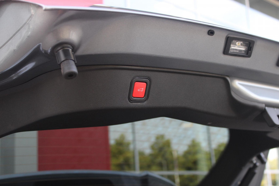 Alfa Romeo junior 1.2 Turbo 145PK Hybrid IBRIDA SPECIALE | TECHNO PACK: LEX MATRIX KOPLAMPEN/AUTOMATISCH DIMMENDE BINNENSPIEGEL/DRAADLOZE TELEFOONLADER/DODEHOEK DETECTIE/ELEKTRISCH BEDIENBARE ACHTERKLEP/KEYLESS ENTRY EN START/ADAPTIVE CRUISE CONTROL/ACHTERUITRIJ CAMERA | VOORRUIT VERWARMING | ELEKTRISCH BEDIENBARE BESTUURDERSSTOEL MET MASSAGE FUNCTIE | PARKEERSENSOREN VOOR + ACHTER | STOEL VERWARMING | CLIMATE CONTROL | DRAADLOZE APPLE CARPLAY/ANDROID AUTO | NAVIGATIE | 18" LICHTMETALEN VELGEN |