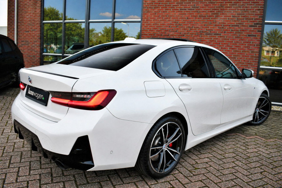 BMW 3 Serie 330D M-Sport Pro Pano H/K HUD El-zetels Parelmoer-wit!