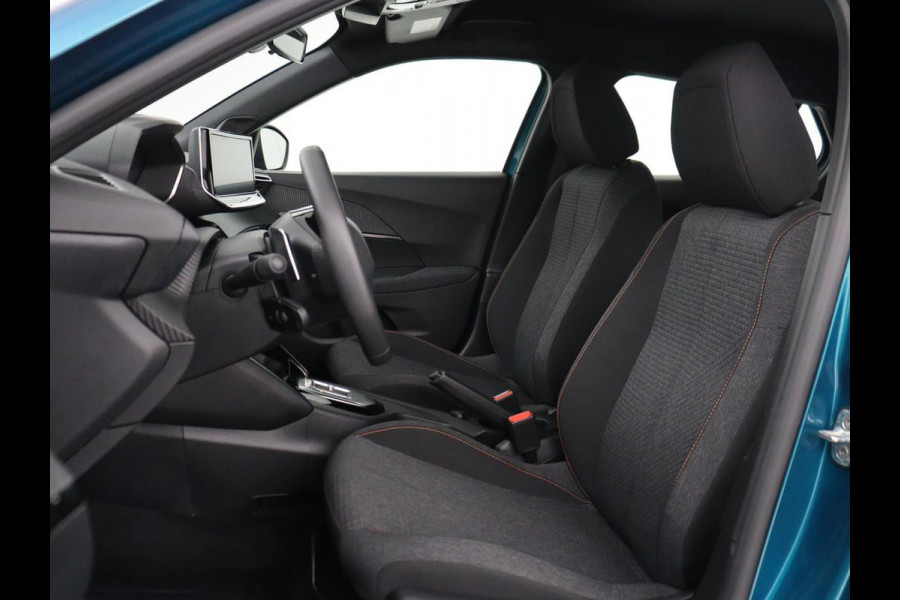 Peugeot 2008 1.2 Hybrid 136 Active | Carplay | Cruise Control | Climate control | Parkeerhulp | DAB | Bluetooth