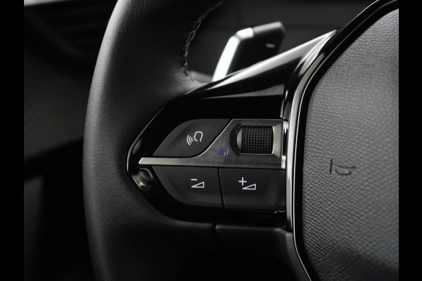 Peugeot 2008 1.2 Hybrid 136 Active | Carplay | Cruise Control | Climate control | Parkeerhulp | DAB | Bluetooth