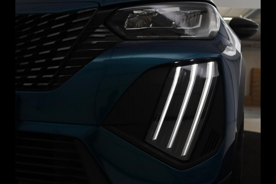 Peugeot 2008 1.2 Hybrid 136 Active | Carplay | Cruise Control | Climate control | Parkeerhulp | DAB | Bluetooth