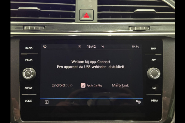 Volkswagen Tiguan 1.5 TSI line Business |Trekhaak|Dynaudio | ACC | Lane Assist | IQ Lights