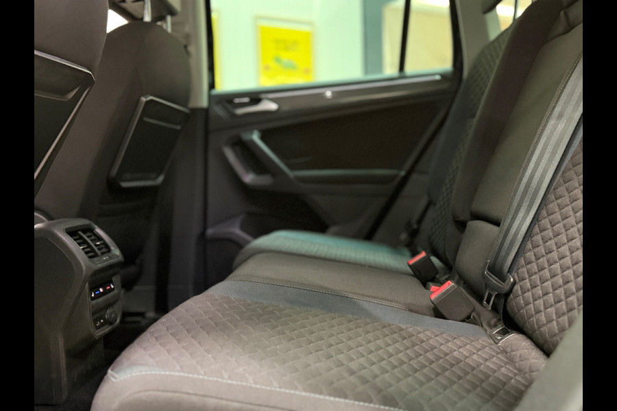 Volkswagen Tiguan 1.5 TSI line Business |Trekhaak|Dynaudio | ACC | Lane Assist | IQ Lights