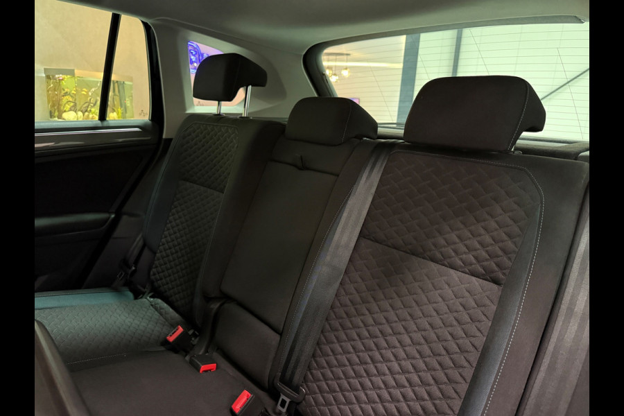 Volkswagen Tiguan 1.5 TSI line Business |Trekhaak|Dynaudio | ACC | Lane Assist | IQ Lights