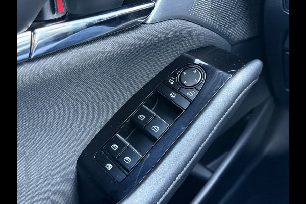 Mazda 3 2.0 e-SkyActiv-X M Hybrid 186 Luxury | CarPlay | ACC | BOSE | HUD | 18 inch