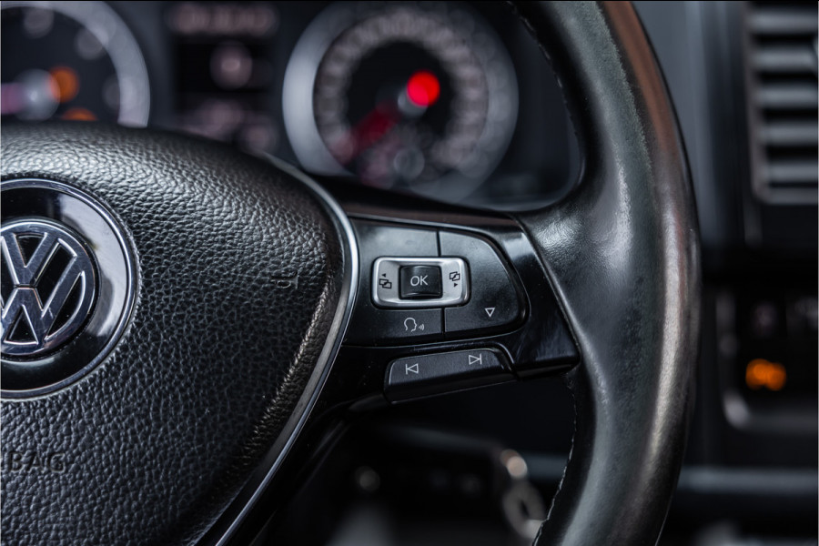 Volkswagen Transporter 2.0 TDI 150 PK L2H1 | Bi-Xenon | ACC | Navigatie | CarPlay | 3-Zitter | Elek achterklep | Trekhaak | Nieuwe APK | Orig. NL Auto