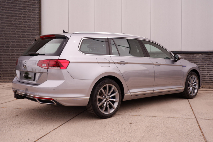 Volkswagen Passat Variant 1.4 TSI PHEV GTE Business | Pano | Elek. Trekhaak | Head-Up | Carplay | LED | Camera | Navi | Alcantara