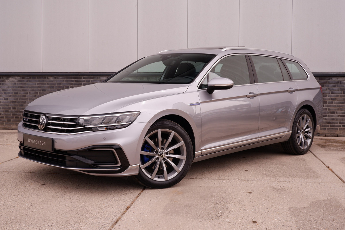 Volkswagen Passat Variant 1.4 TSI PHEV GTE Business | Pano | Elek. Trekhaak | Head-Up | Carplay | LED | Camera | Navi | Alcantara