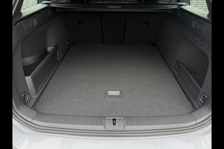 Volkswagen Passat Variant 1.4 TSI PHEV GTE Business | Pano | Elek. Trekhaak | Head-Up | Carplay | LED | Camera | Navi | Alcantara