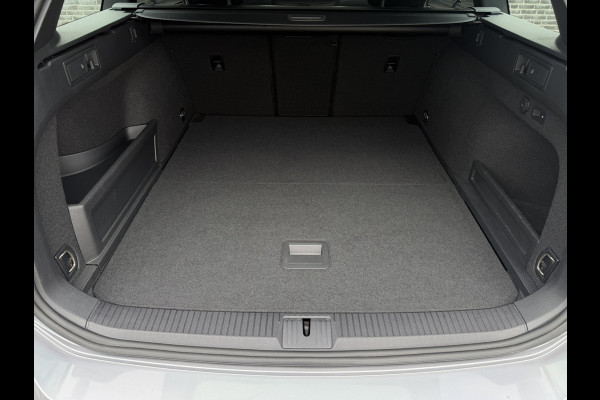 Volkswagen Passat Variant 1.4 TSI PHEV GTE Business | Pano | Elek. Trekhaak | Head-Up | Carplay | LED | Camera | Navi | Alcantara