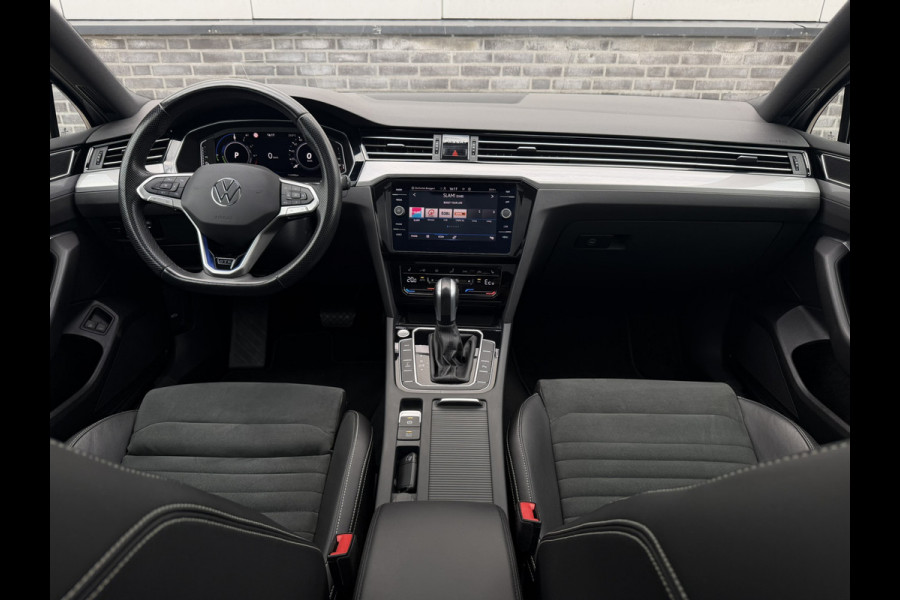Volkswagen Passat Variant 1.4 TSI PHEV GTE Business | Pano | Elek. Trekhaak | Head-Up | Carplay | LED | Camera | Navi | Alcantara