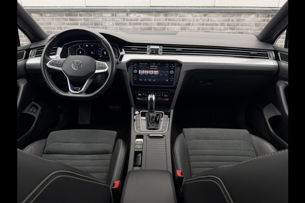 Volkswagen Passat Variant 1.4 TSI PHEV GTE Business | Pano | Elek. Trekhaak | Head-Up | Carplay | LED | Camera | Navi | Alcantara