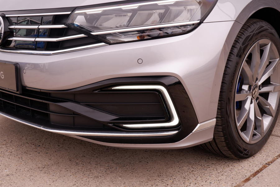 Volkswagen Passat Variant 1.4 TSI PHEV GTE Business | Pano | Elek. Trekhaak | Head-Up | Carplay | LED | Camera | Navi | Alcantara