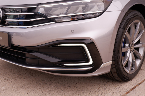 Volkswagen Passat Variant 1.4 TSI PHEV GTE Business | Pano | Elek. Trekhaak | Head-Up | Carplay | LED | Camera | Navi | Alcantara