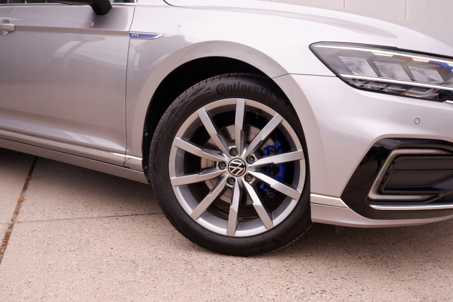 Volkswagen Passat Variant 1.4 TSI PHEV GTE Business | Pano | Elek. Trekhaak | Head-Up | Carplay | LED | Camera | Navi | Alcantara