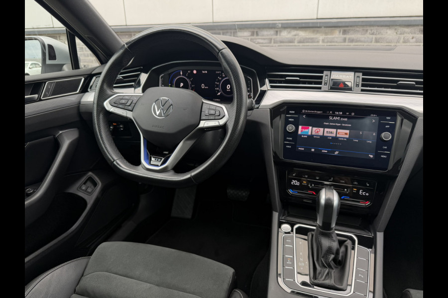Volkswagen Passat Variant 1.4 TSI PHEV GTE Business | Pano | Elek. Trekhaak | Head-Up | Carplay | LED | Camera | Navi | Alcantara