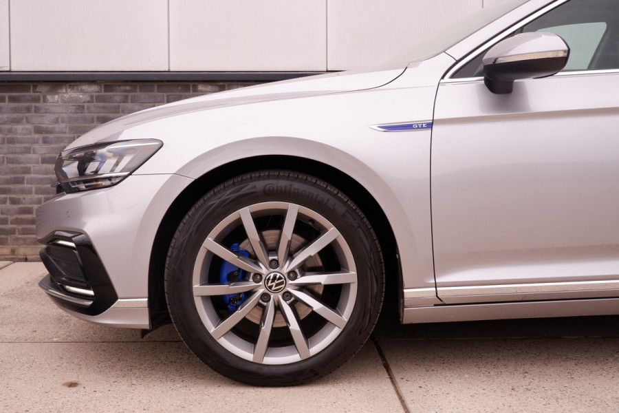 Volkswagen Passat Variant 1.4 TSI PHEV GTE Business | Pano | Elek. Trekhaak | Head-Up | Carplay | LED | Camera | Navi | Alcantara