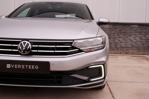Volkswagen Passat Variant 1.4 TSI PHEV GTE Business | Pano | Elek. Trekhaak | Head-Up | Carplay | LED | Camera | Navi | Alcantara