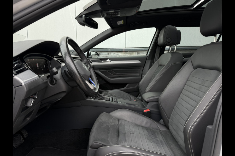 Volkswagen Passat Variant 1.4 TSI PHEV GTE Business | Pano | Elek. Trekhaak | Head-Up | Carplay | LED | Camera | Navi | Alcantara