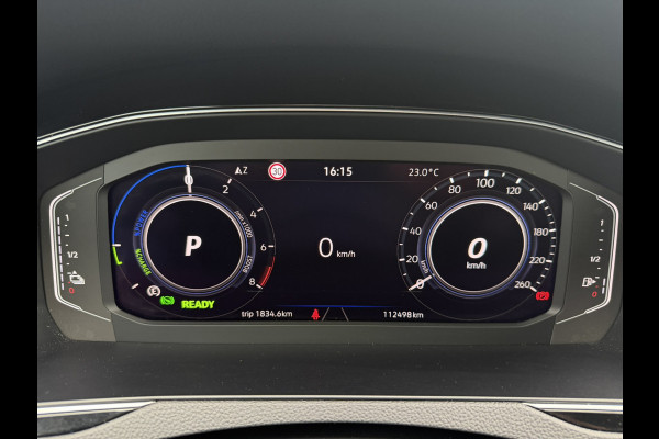 Volkswagen Passat Variant 1.4 TSI PHEV GTE Business | Pano | Elek. Trekhaak | Head-Up | Carplay | LED | Camera | Navi | Alcantara