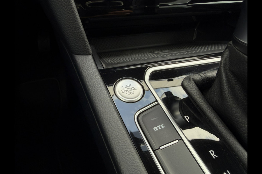 Volkswagen Passat Variant 1.4 TSI PHEV GTE Business | Pano | Elek. Trekhaak | Head-Up | Carplay | LED | Camera | Navi | Alcantara