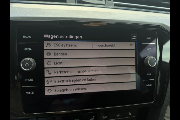 Volkswagen Passat Variant 1.4 TSI PHEV GTE Business | Pano | Elek. Trekhaak | Head-Up | Carplay | LED | Camera | Navi | Alcantara