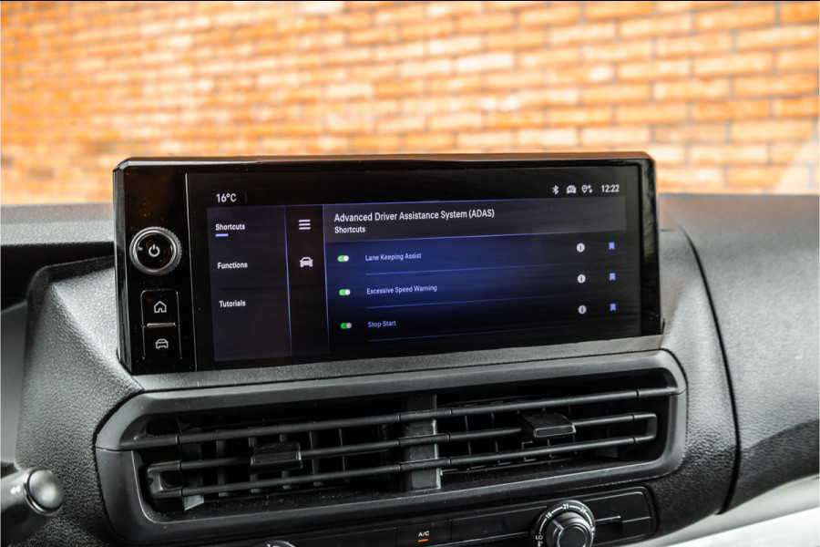 Opel Vivaro 2.0 BlueHdi L3 DC | Dubbel cabine | 6-Zitter | Automaat | Navigatie | Camera | Trekhaak | PDC | Nieuwe APK | Treeplanken | Spoilerkit