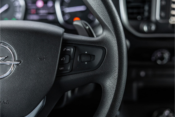 Opel Vivaro 2.0 BlueHDi L3 DC | Dubbel cabine | 6-Zitter | Navigatie | Camera | CarPlay | Dodehoek detector | Imperiaal | Trekhaak | F1 Flippers | Airco | Dealer onderhouden | Nieuwe APK