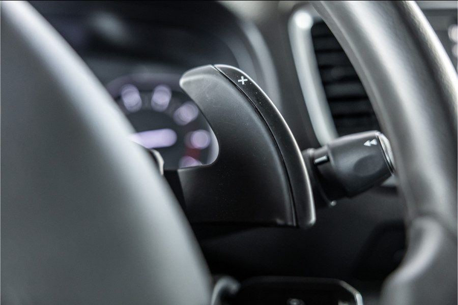 Opel Vivaro 2.0 BlueHDi L3 DC | Dubbel cabine | 6-Zitter | Navigatie | Camera | CarPlay | Dodehoek detector | Imperiaal | Trekhaak | F1 Flippers | Airco | Dealer onderhouden | Nieuwe APK